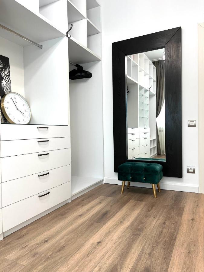 Sky View - Luxury Apartament - Sanador Victoriei Bucarest Exterior foto