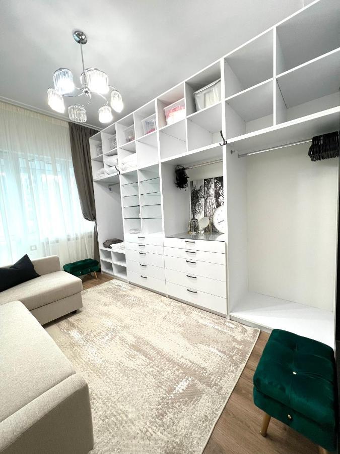 Sky View - Luxury Apartament - Sanador Victoriei Bucarest Exterior foto